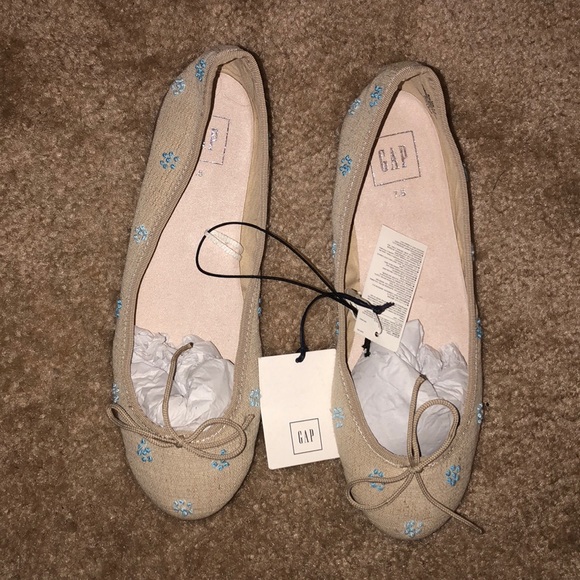 Brand new Gap flats. - Picture 3 of 3